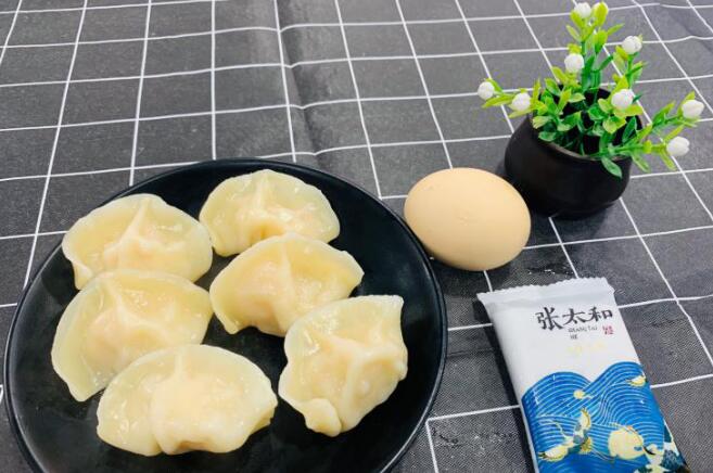 沈贞飞从美食团购买的食品